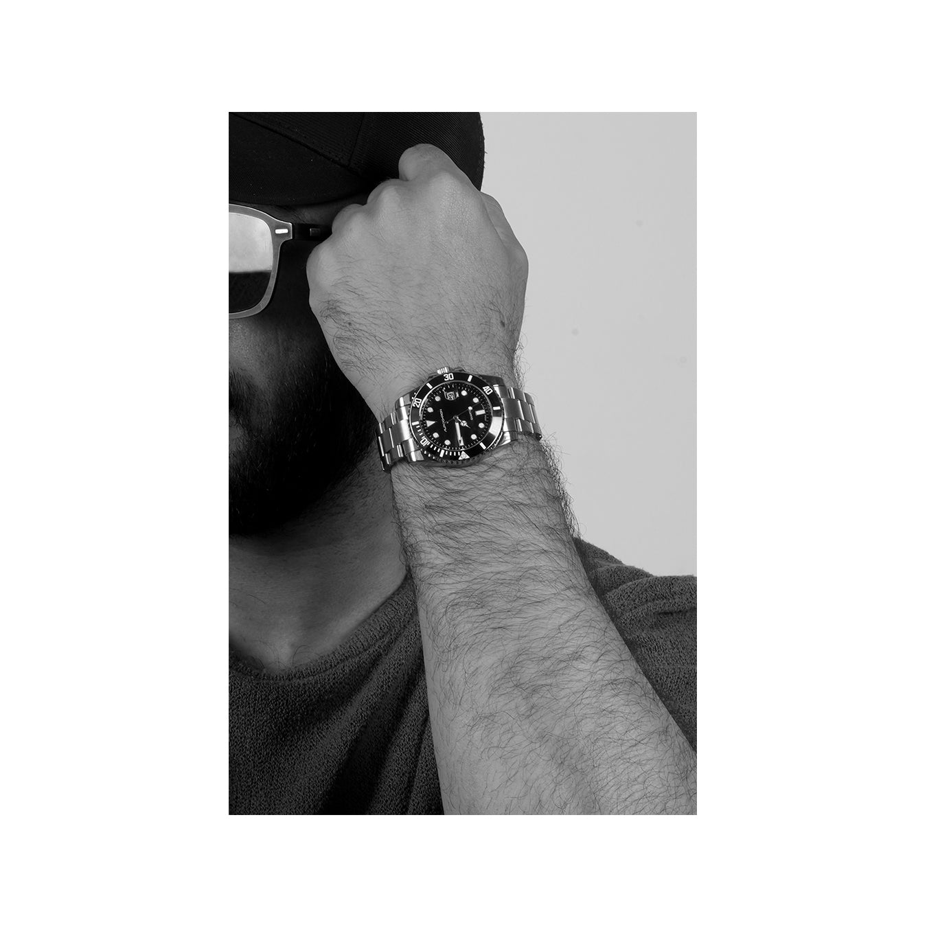 Aurochron Men's Diver Style Watch – Stainless Steel Bracelet – Date Display – Quartz Aurochron Men's Diver Style Watch – Stainless Steel Bracelet – Date Display – Quartz