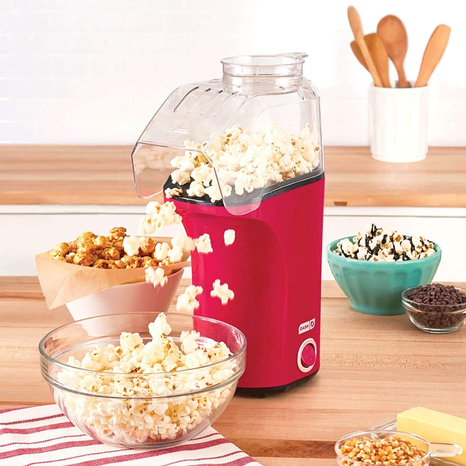 Dash DAPP150V2RD04 Popcorn Maker Red Dash DAPP150V2RD04 Popcorn Maker Red